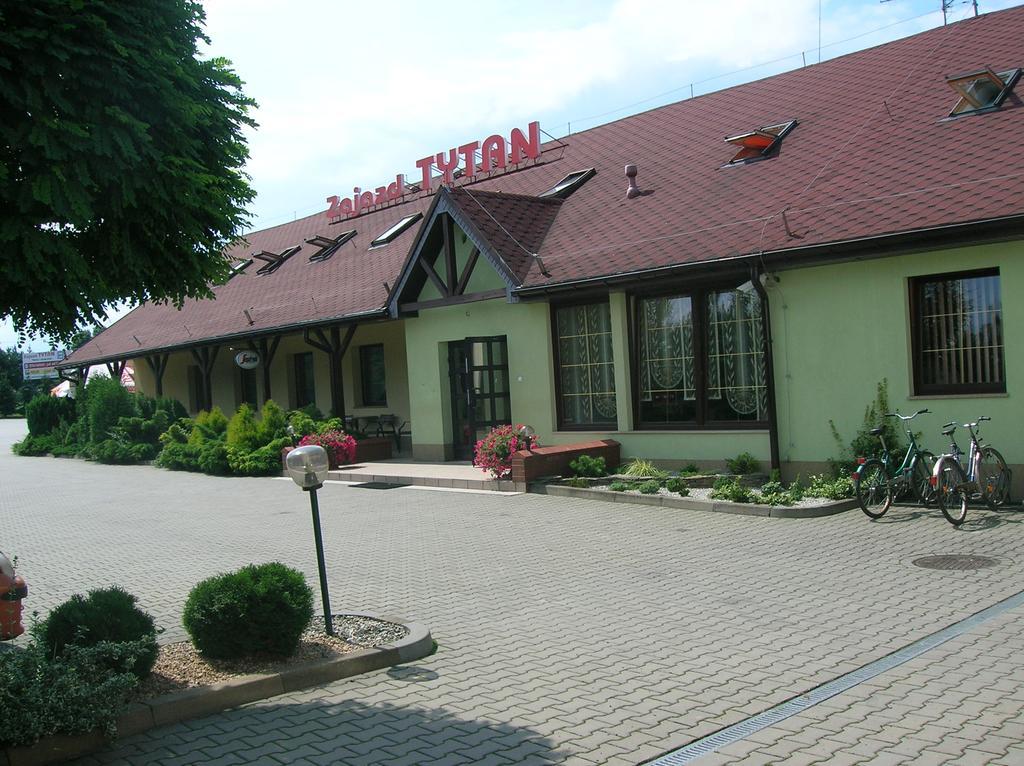 Zajazd Tytan Kochanowice Exterior foto